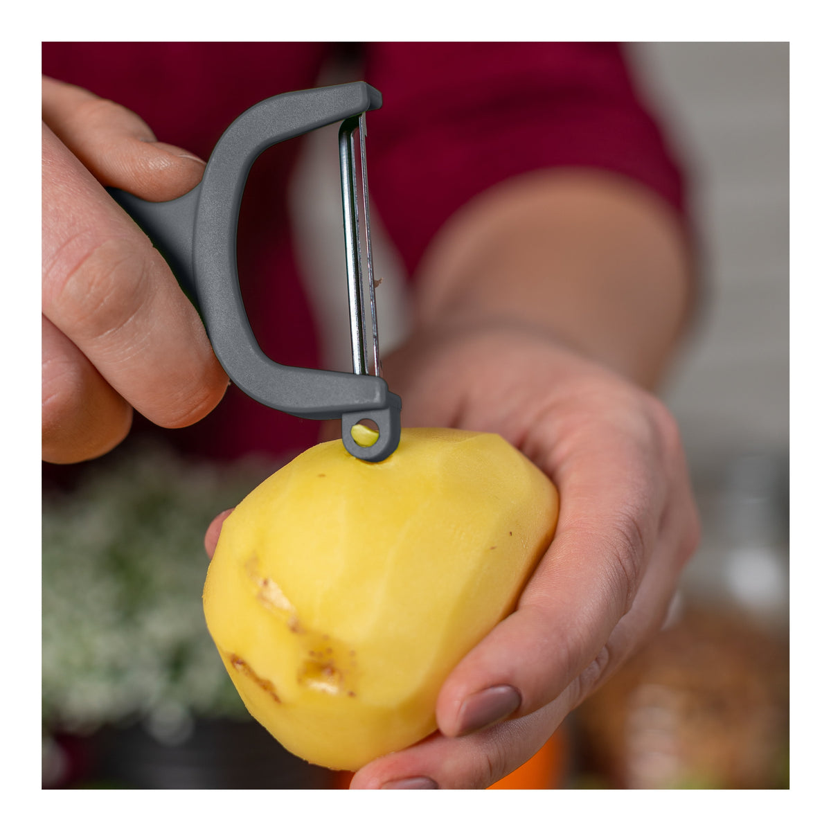 Y Shaped Vegetable Peeler Set of 2, Razor Sharp Carbon Steel Blade - Image 2