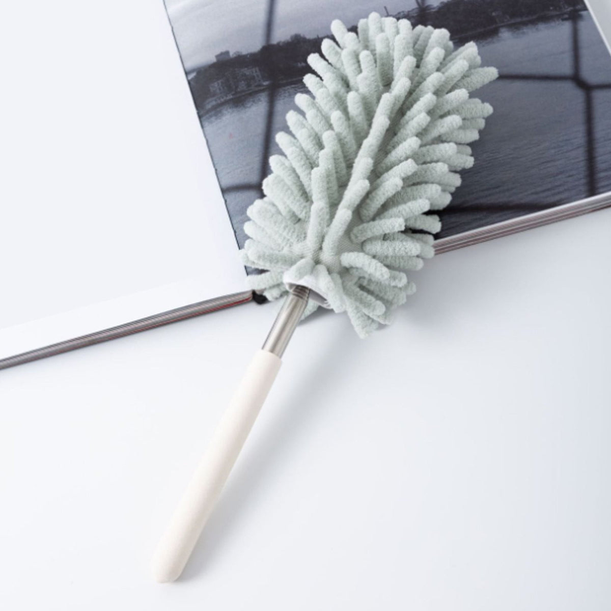 Extendable Microfiber Duster, 31.5 Inch with Washable Head - Image 5